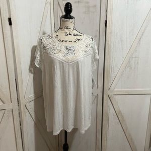TORRID SUPER SOFT LACE TRIM TOP NWT SIZE 2X